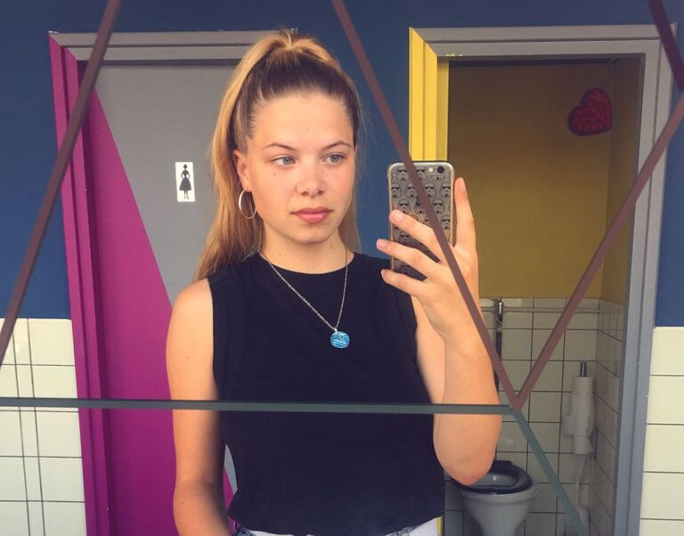 ZIEN: Doet het zusje van Emma Wortelboer mee met De Bachelor 2022 met Thomas van der Vlugt?