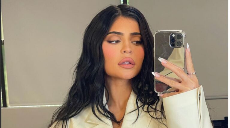 Dit meisje lijkt echt bizar erg op Kylie Jenner