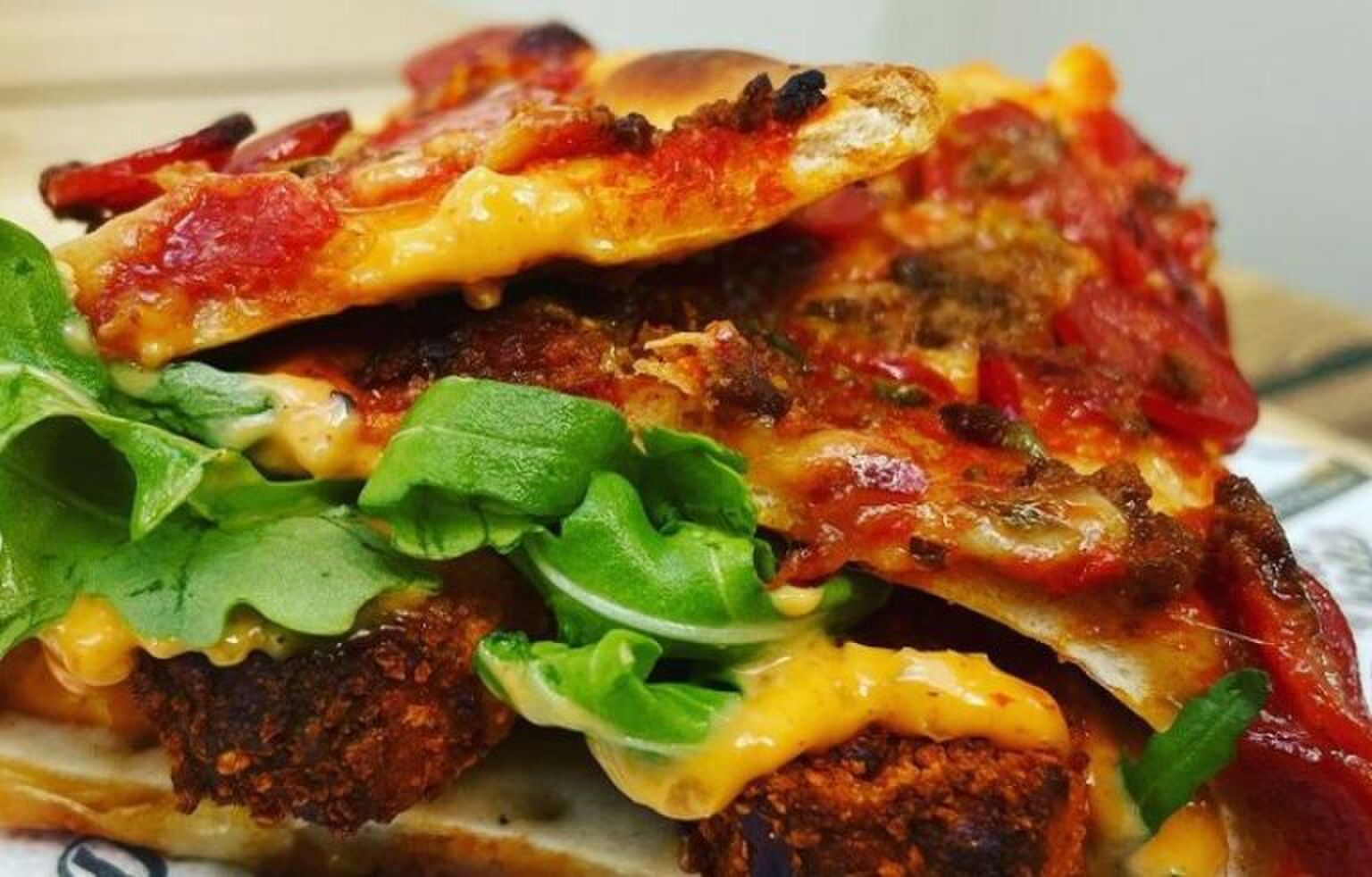 Met deze TikTok-hack maak jij van de welbekende tortillawrap een pizza