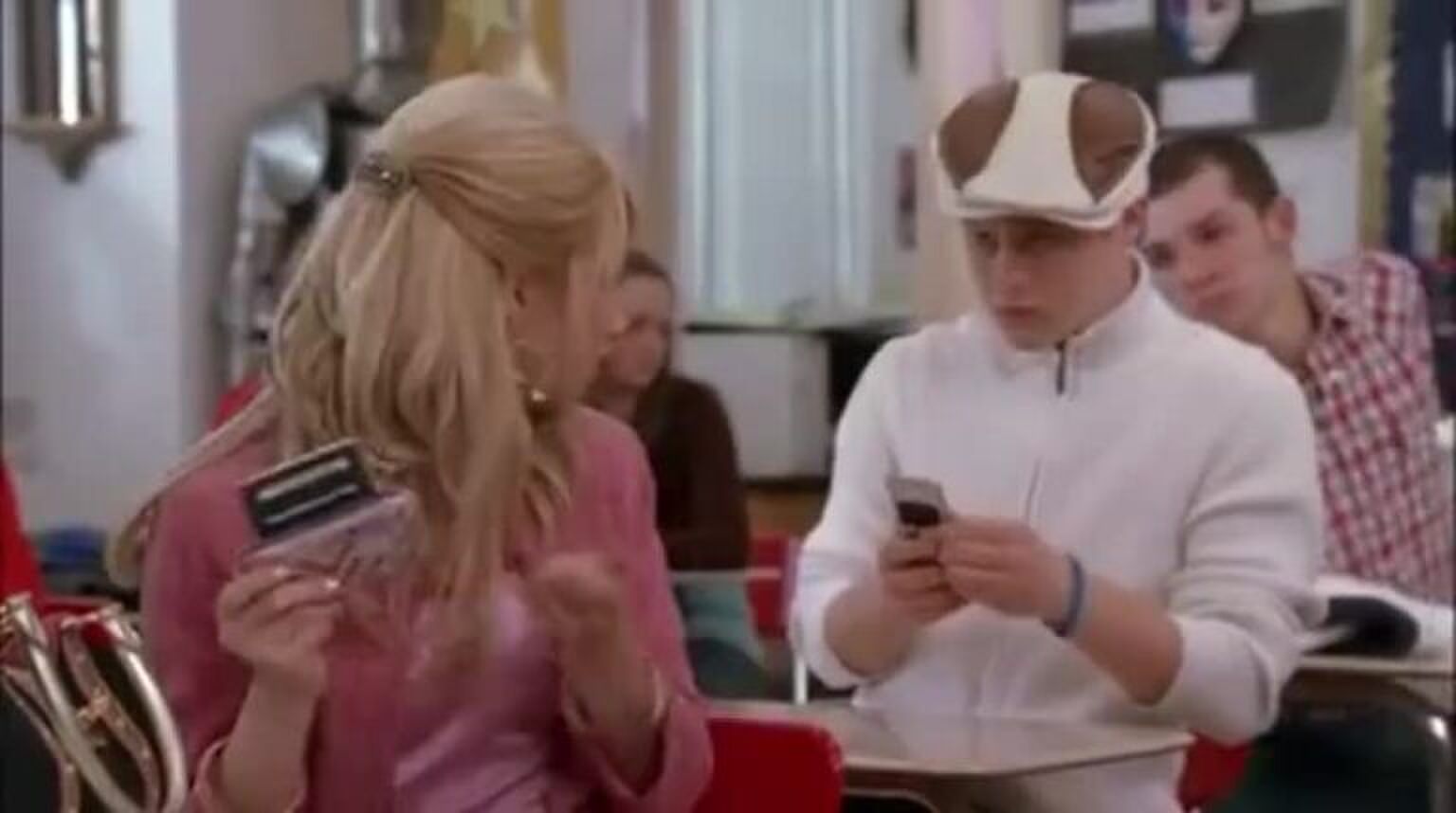 Met deze openingszinnen op Whatsapp hengel jij hem zo binnen