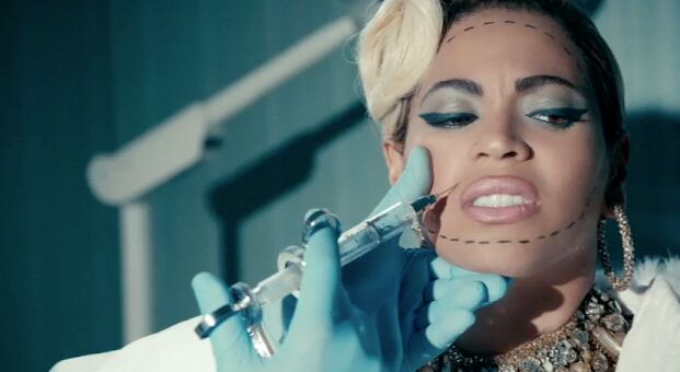 Unexpected: deze BN&rsquo;ers hebben wel eens iets aan hun lichaam gedaan