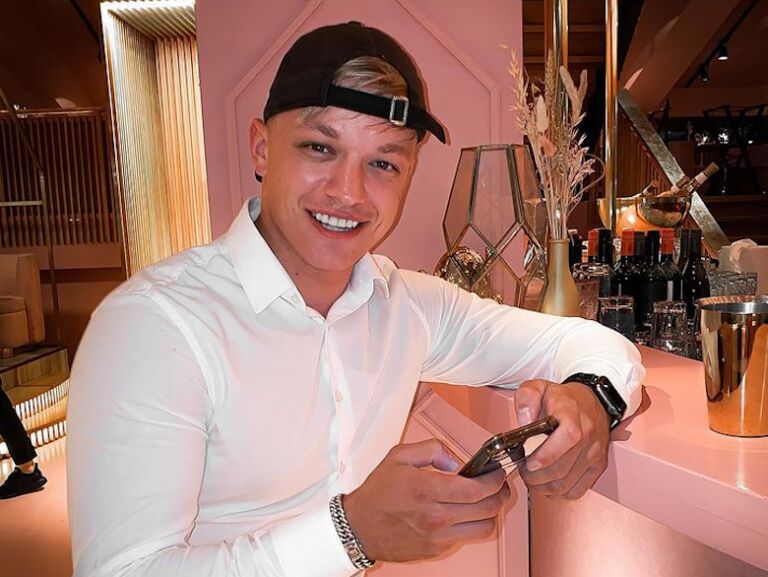 Ouch: Dusty van Ex On The Beach deelt heftige foto&rsquo;s van vlak na zijn ongeluk