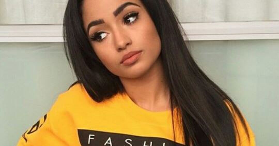 11 problemen die alleen meiden met steil haar herkennen