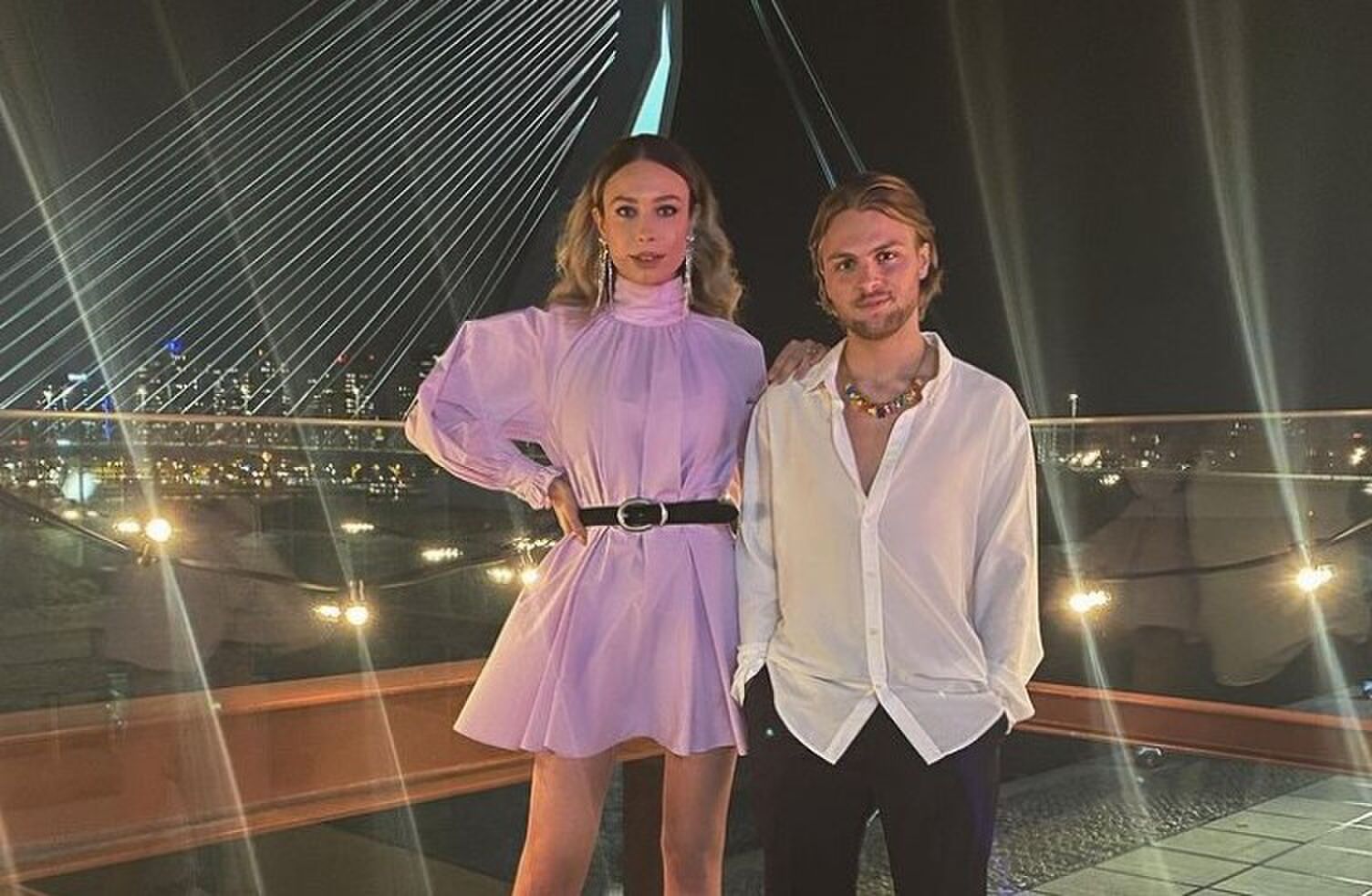 Zien: Rijk Hofman en Loiza Lamers presenteren het nieuwe reality-programma &acute;Singletown&acute;