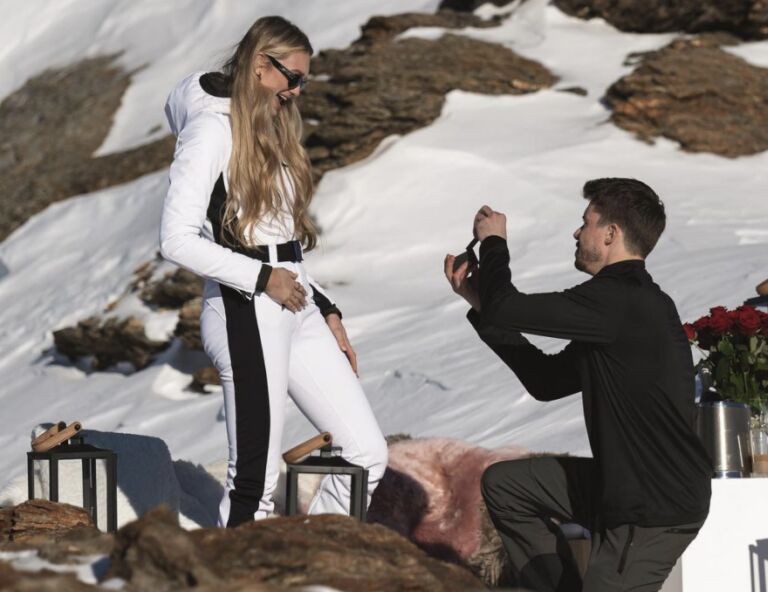 Romee Strijd is ten huwelijk gevraagd en de ring is echt e-norm