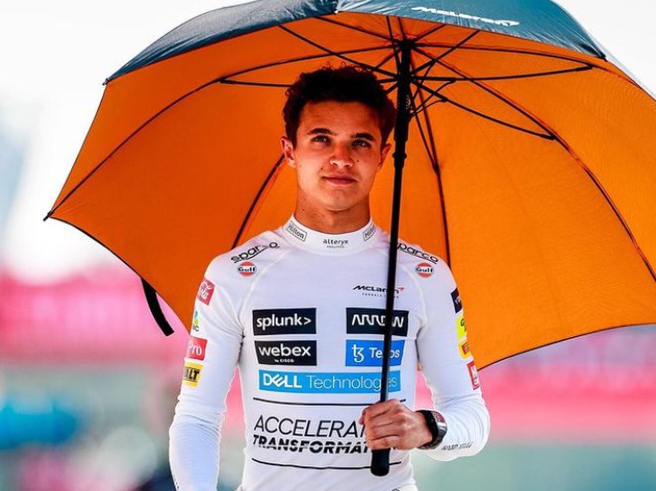 Shit: hotte F1-coureur Norris maakt zijn relatie bekend met een te lieve foto