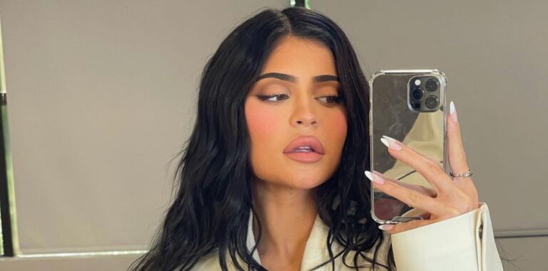 Shit, deze dingen doen we allemaal verkeerd tijdens het haren wassen