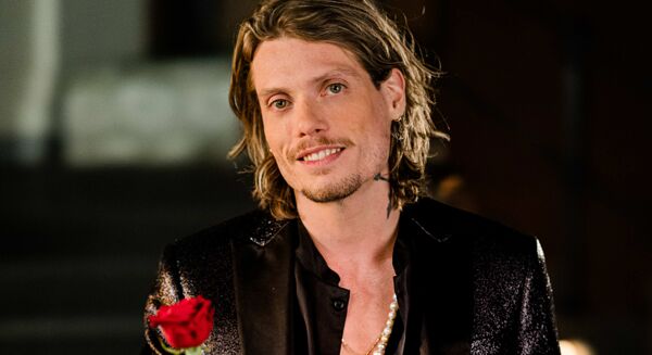 OMG: Tony Junior is gewoon weer op Tinder te vinden