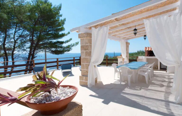 Deze mooie &eacute;n betaalbare Airbnb&rsquo;s wil je boeken voor je volgende girls trip