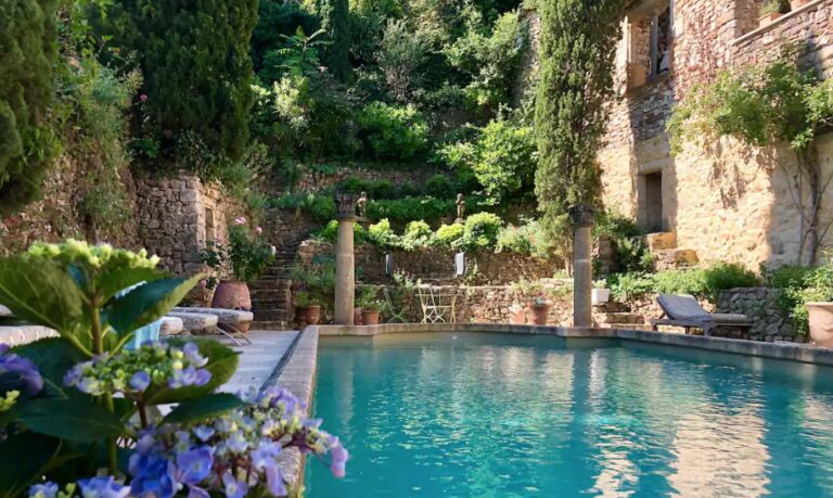 Deze sprookjesachtige Airbnb in Frankrijk wil je huren met je lover