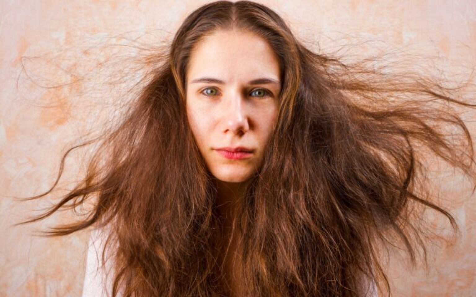 Zo voorkom je dat je trui (en dus je haar) statisch wordt