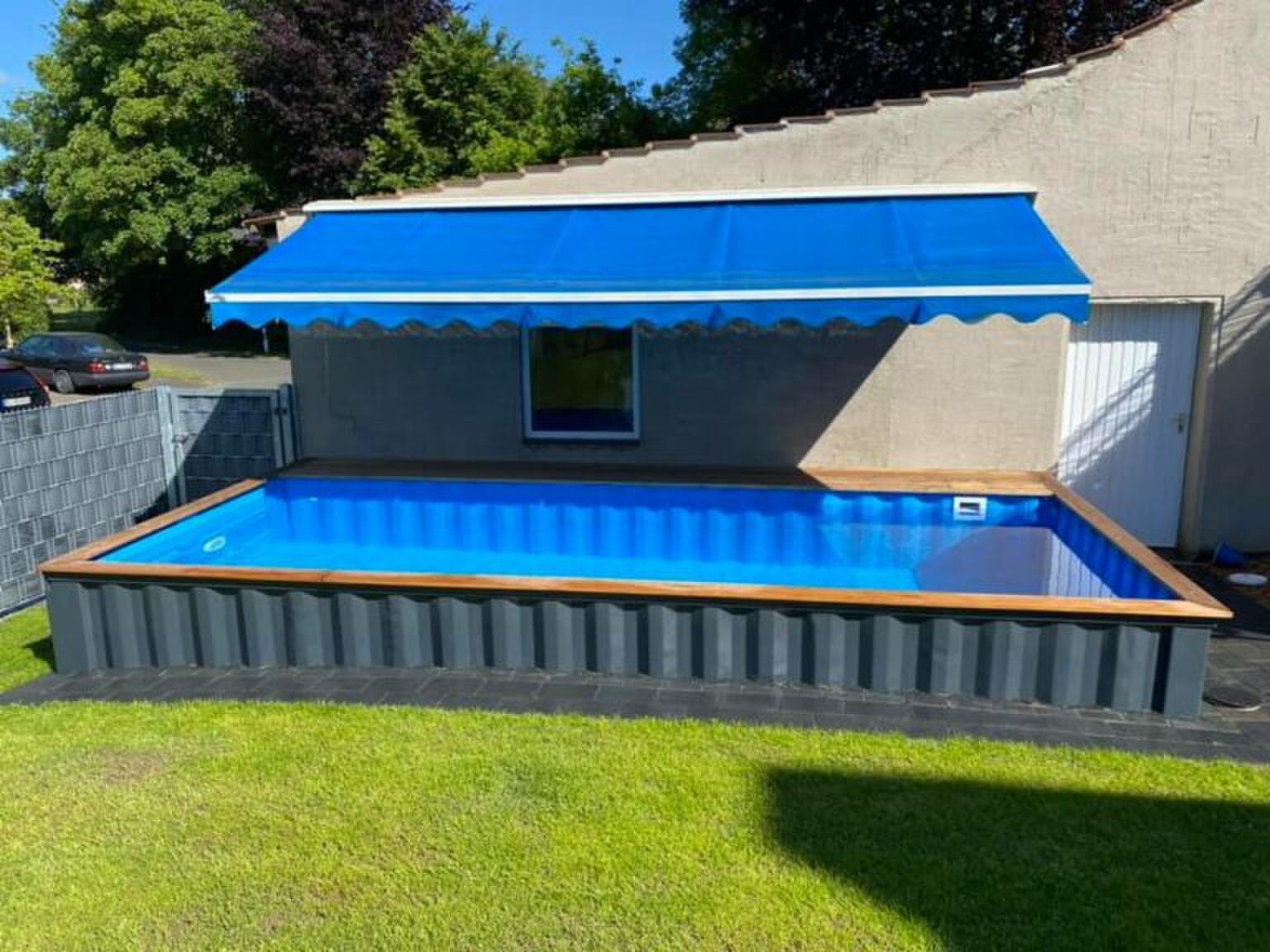 Heb jij ooit gehoord van een container zwembad in je achtertuin?