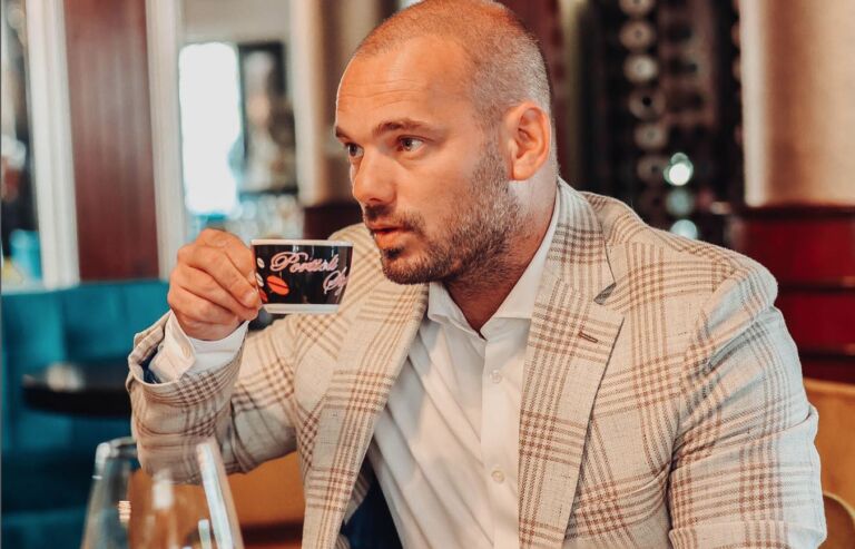 OMG: Wesley Sneijder gaat met de vriendin van Sarah van Soelen