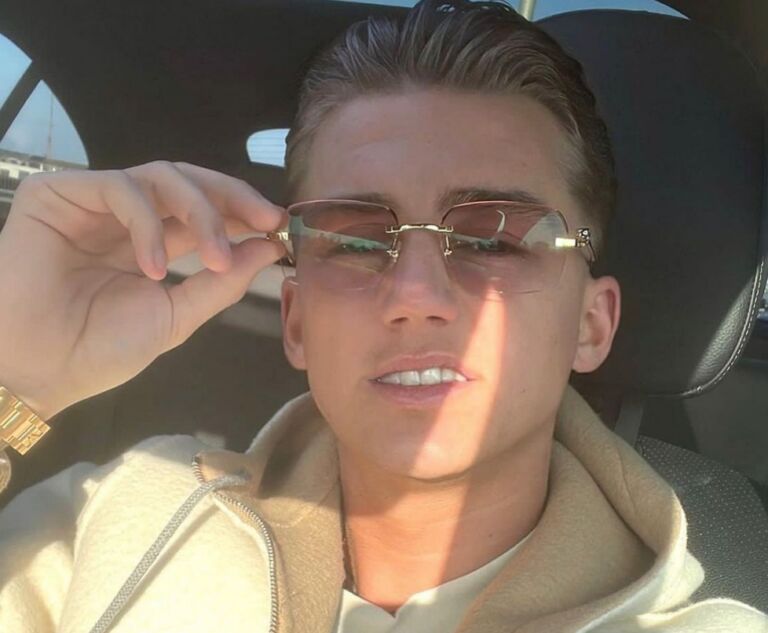 Wow: dit is de superknappe (!) vriendin van Mart Hoogkamer