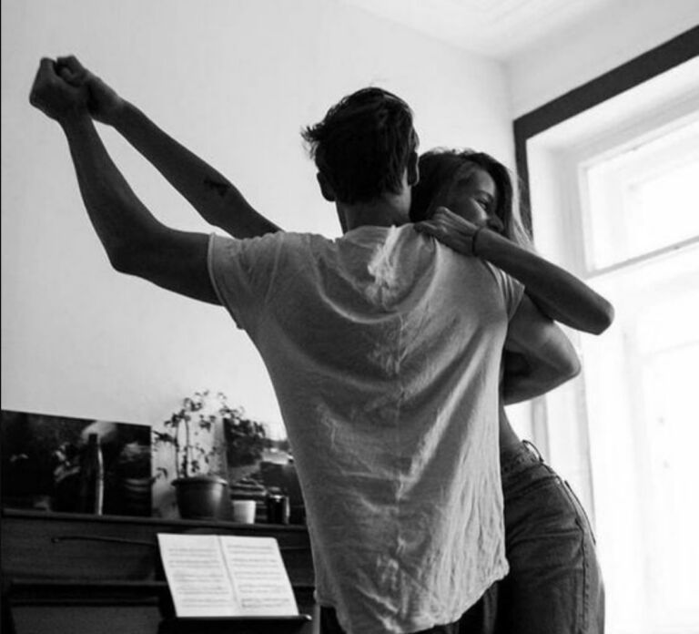 Aan deze signalen merk je dat je uit de friendzone komt