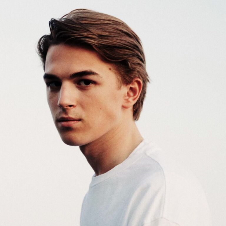 Omg! Zanger Antoon kondigt groots (onverwachts) nieuws aan!