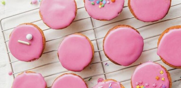 Deze Xl roze koektaart van de Lidl moet je proeven!