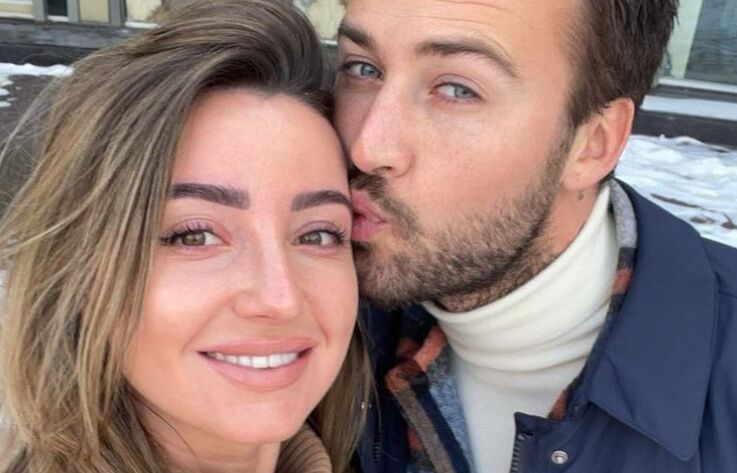 OMG: Dave Roelvink gaat op &eacute;&eacute;n knie voor zijn vriendin Jazzlyn