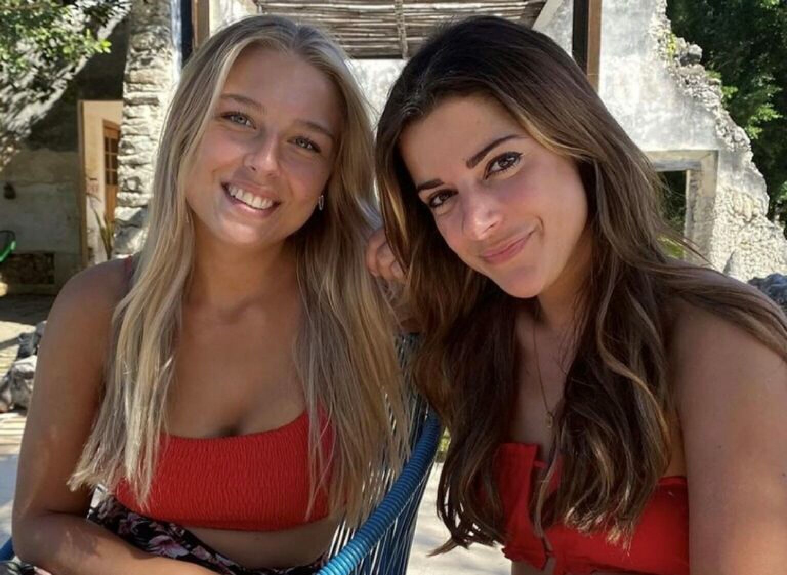 Dus toch! Bachelors Maureen heeft w&eacute;l met Thomas gefriemeld tijdens de 24-uurs date!