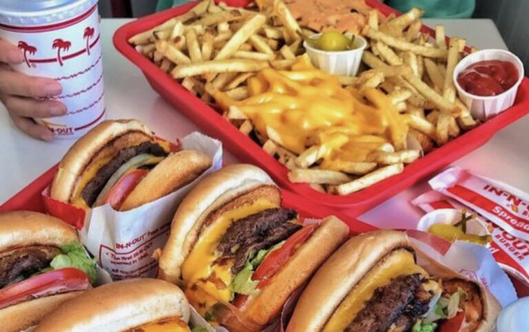 Zo maak je de bekende animal fries van In n Out