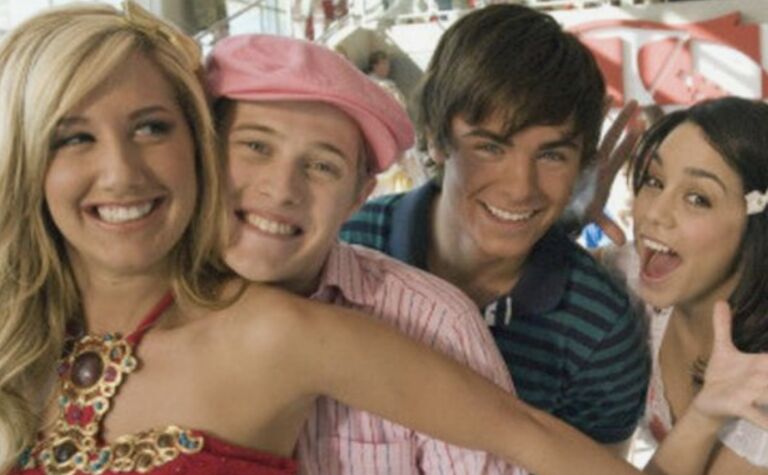 Omg! Zac Efron enthousiast over HSM-re&uuml;nie!
