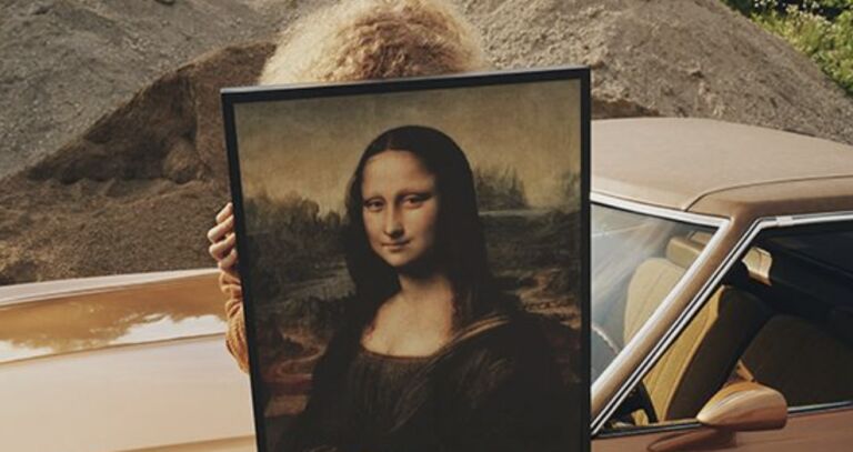 Omg! De Mona Lisa bedolven onder taart!