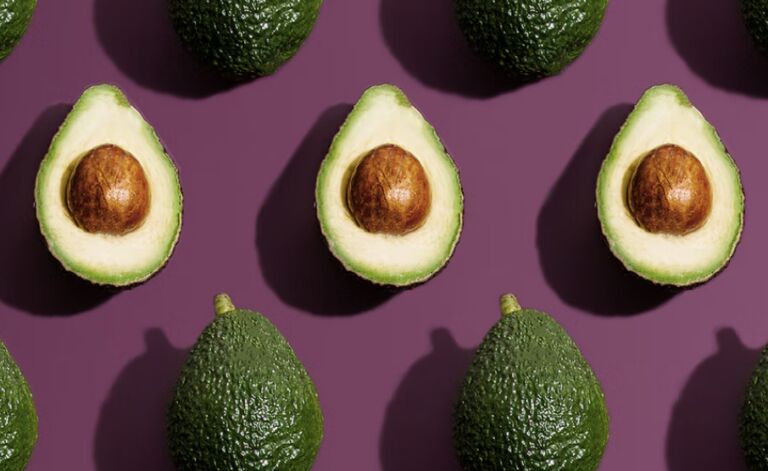 Omg: met deze hack blijven je avocado&rsquo;s wekenlang goed