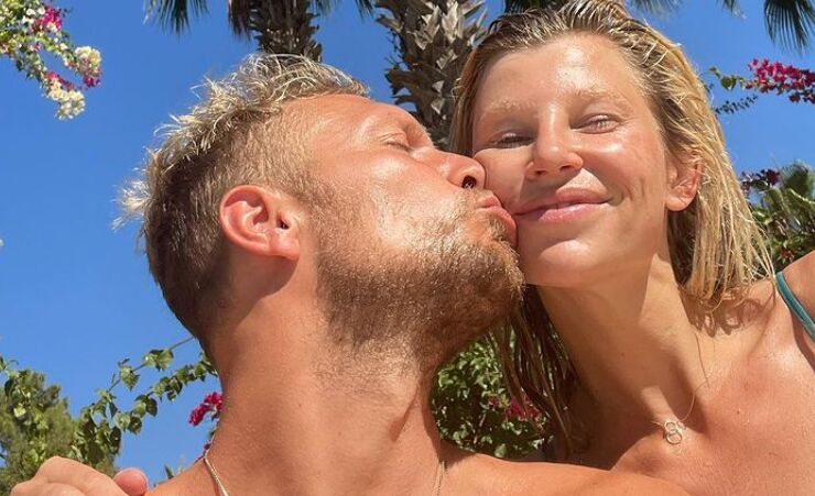 Oeh: Joshua Nolet staat halfnaakt op de cover van Men&rsquo;s Health