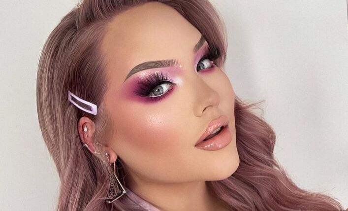 Dit is d&eacute; beste contour hack voor een strakke kaaklijn volgens Nikkie de Jager