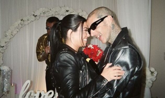 Wauw: in deze Dolce & Gabana jurk trouwde Kourtney Kardashian