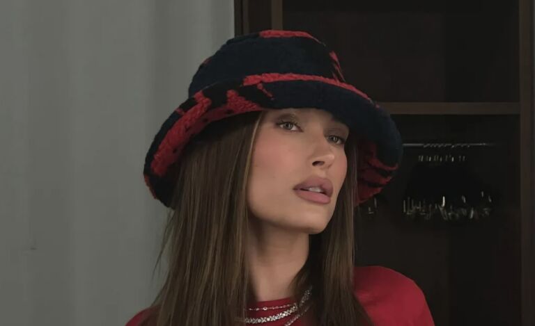 De haarstyliste van Hailey Bieber deelt het geheim voor perfecte beachwaves