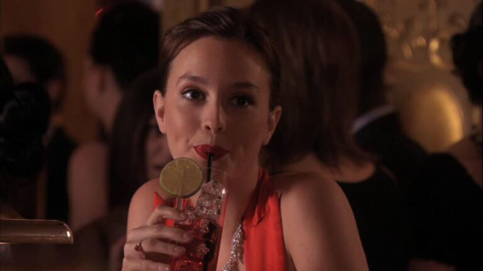 Cheers! Deze sparkling jam cocktail is h&eacute;t drankje van 2022