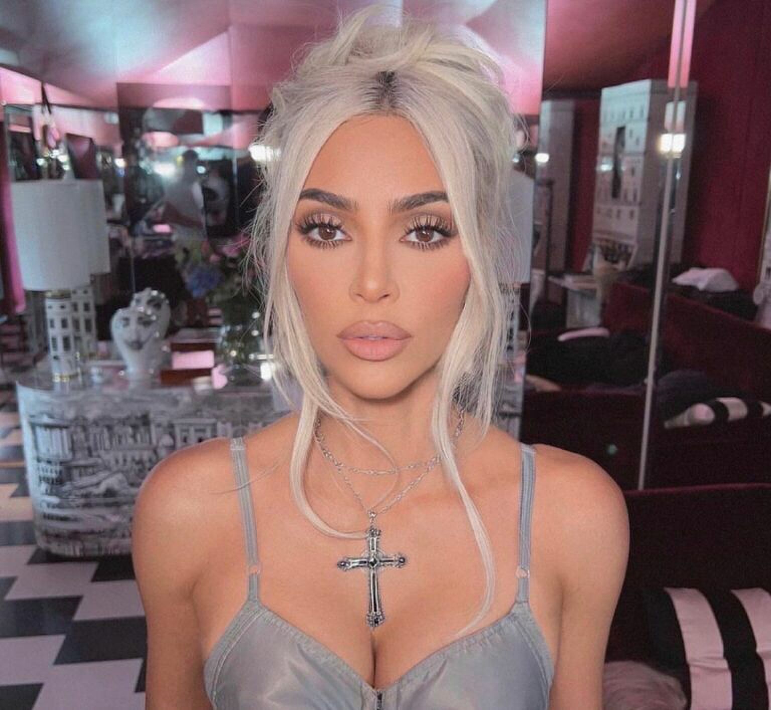 Zien: z&oacute; ziet de huid van jouw favoriete celeb er dus uit in het echt