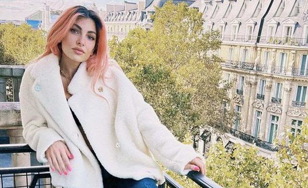 Neem een kijkje in het huis van Anna Nooshin in Den Haag