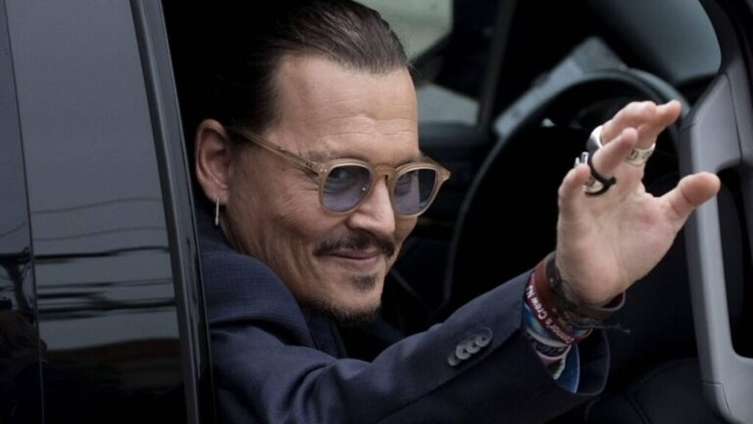 Johnny Depp gaat op TikTok en Amber is not amused!