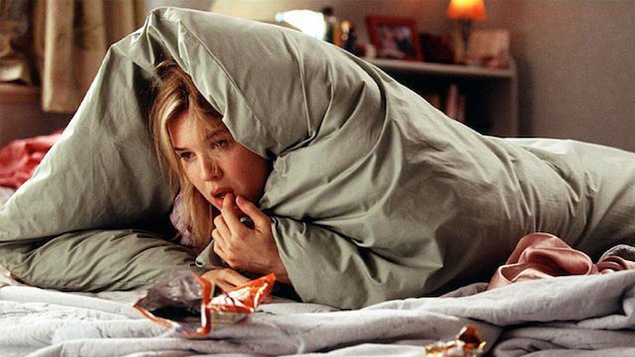 Bridget Jones ligt onder een laken