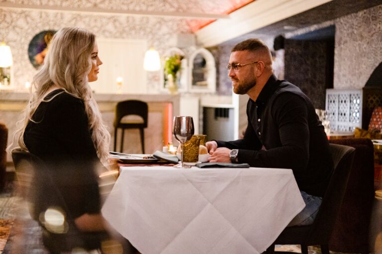 Temptation&rsquo;s Julia en Wouter bij Eating With My Ex: &lsquo;Als ik dat op Onlyfans zou zetten, had ik nooit meer hoeven werken&rsquo;