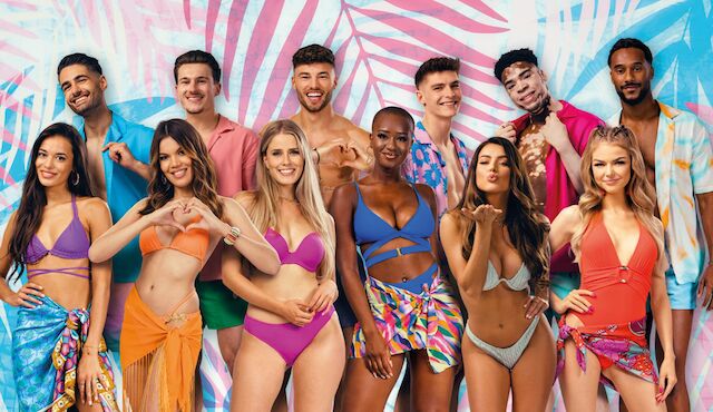 love-island-ster-steelt-auto