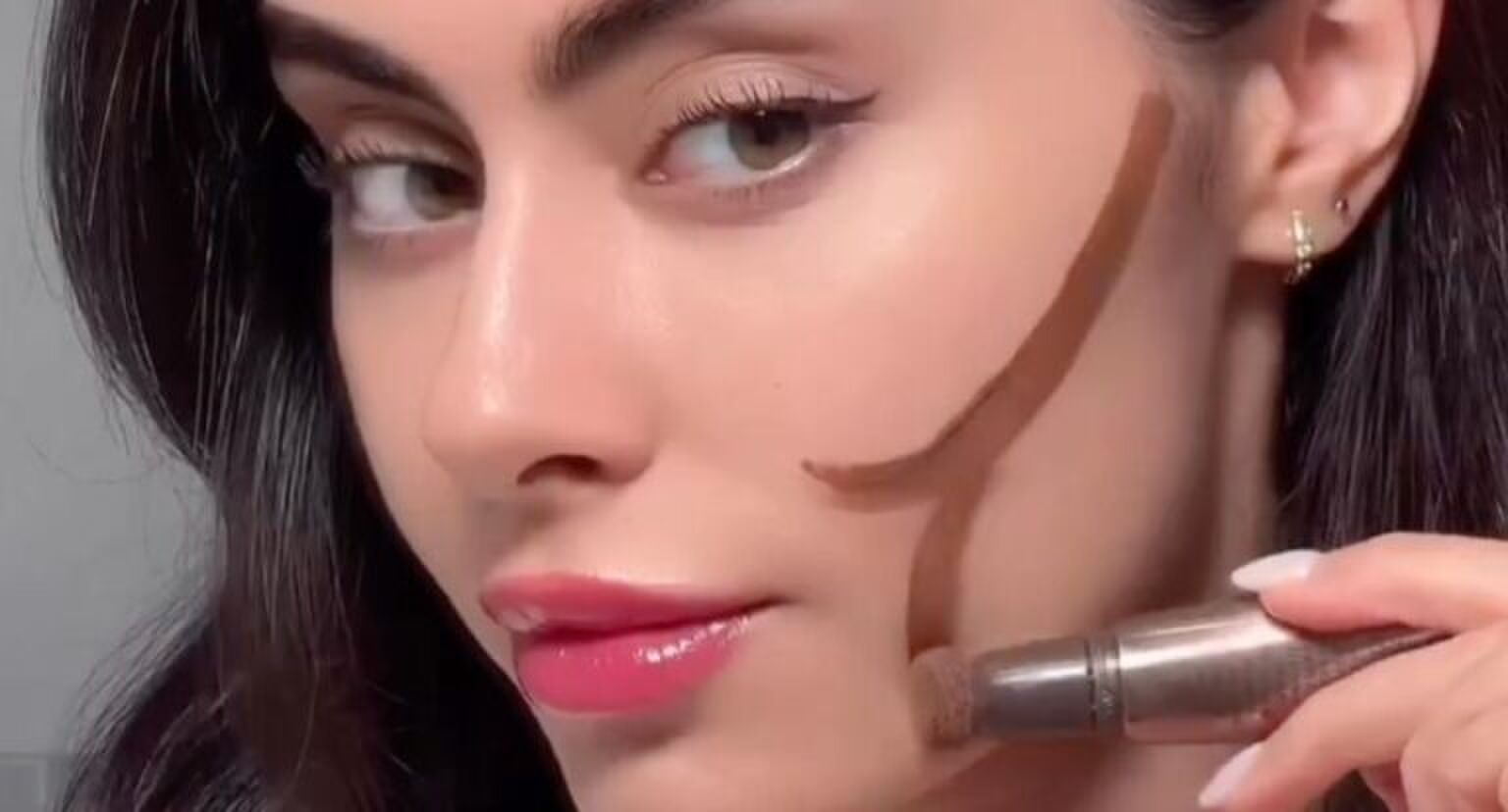 Hallo prachtige jukbeenderen: de 7 beste contourkits van 2023/2024