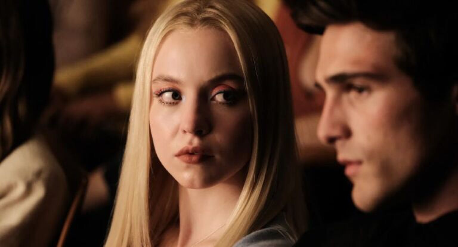 cassie en nate uit euphoria in de auto