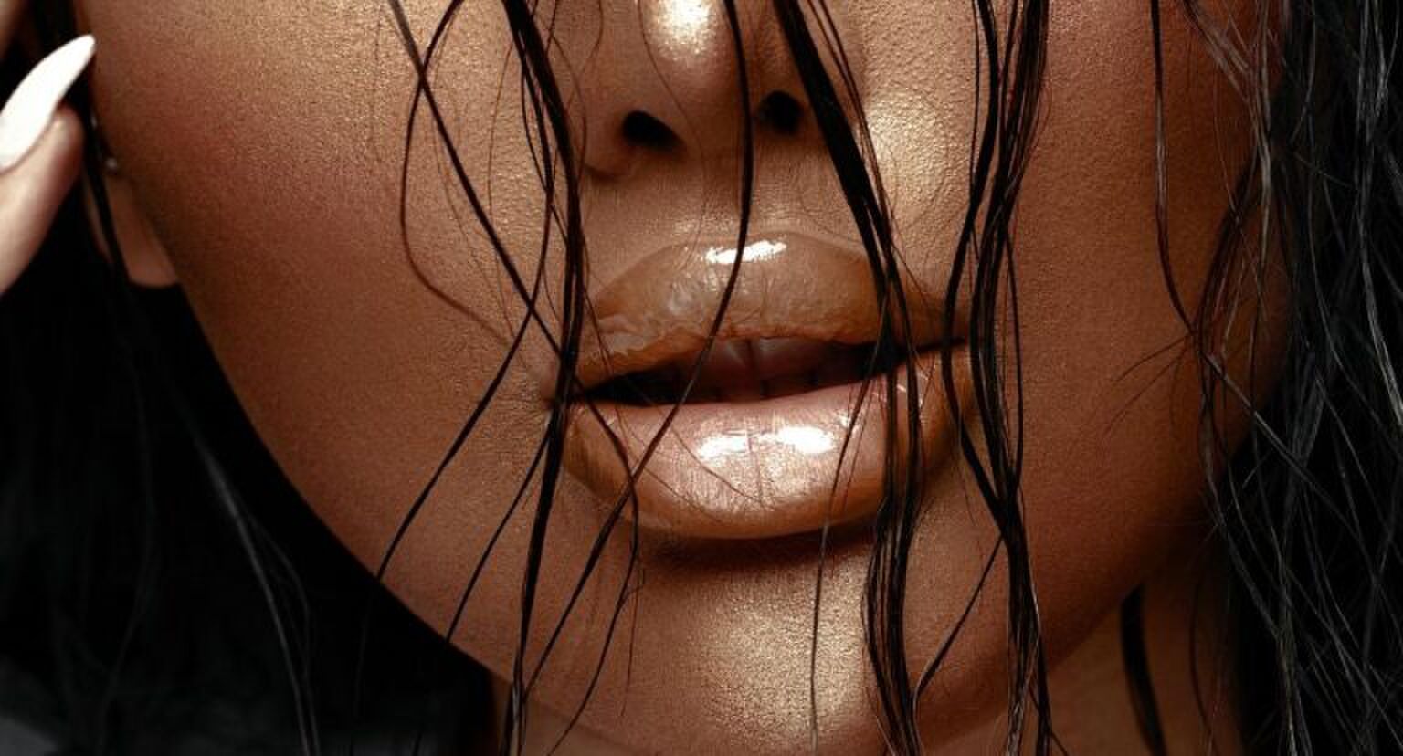 elf-lipgloss-glitter