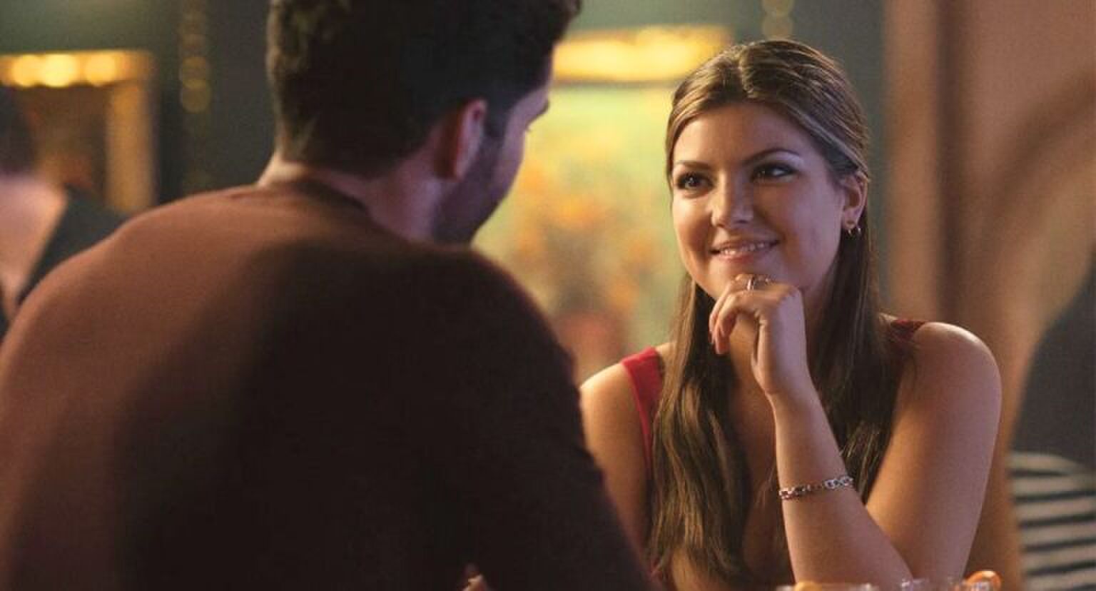 Scene uit Tell Me Lies tussen Bree en Oliver.