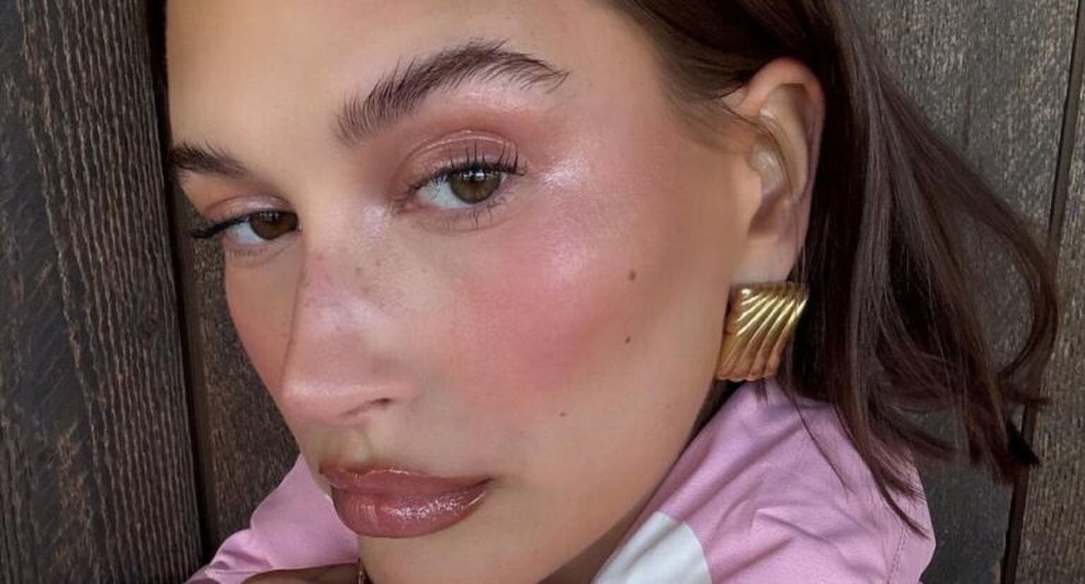 selfie hailey bieber