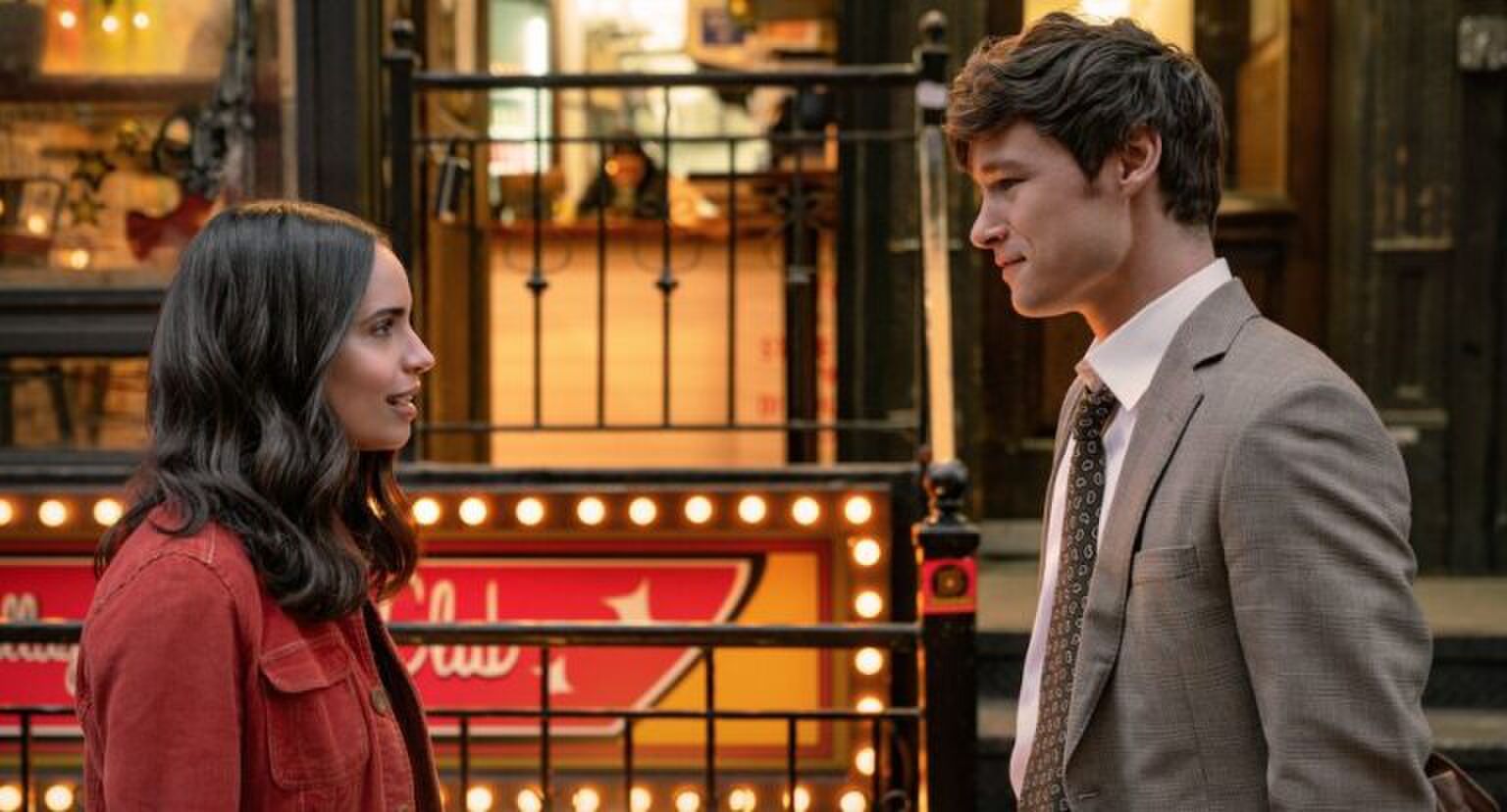 Sofia Carson in haar nieuwste film The Life List op Netflix.
