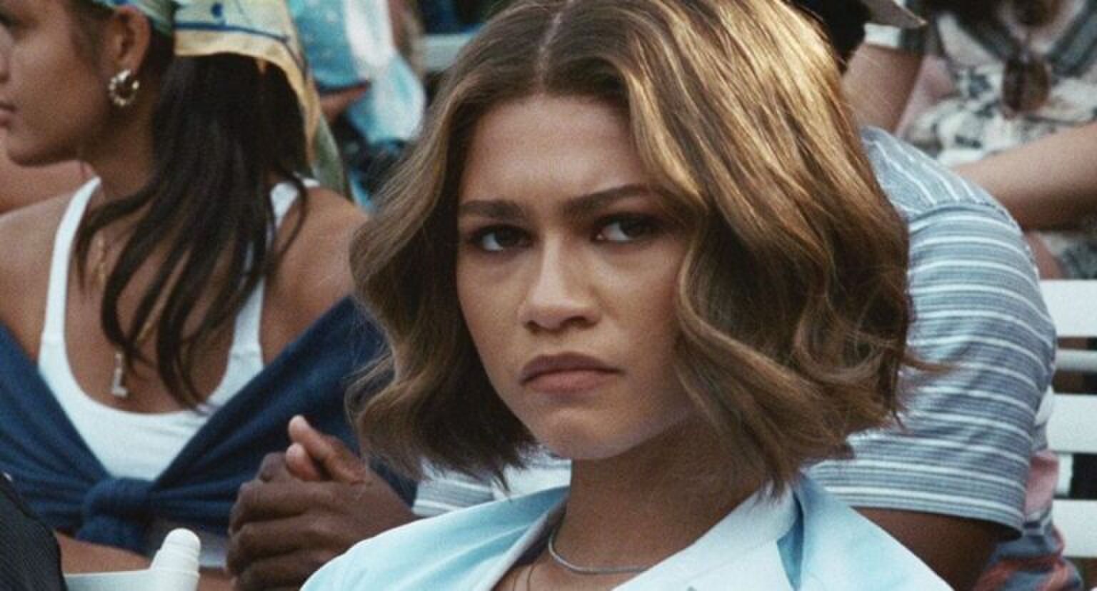 Scène uit Challengers waarin Zendaya bezorgd kijkt.