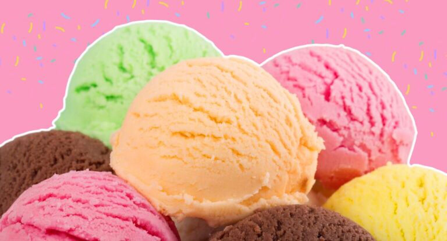 Gekleurde bolletjes ijs.