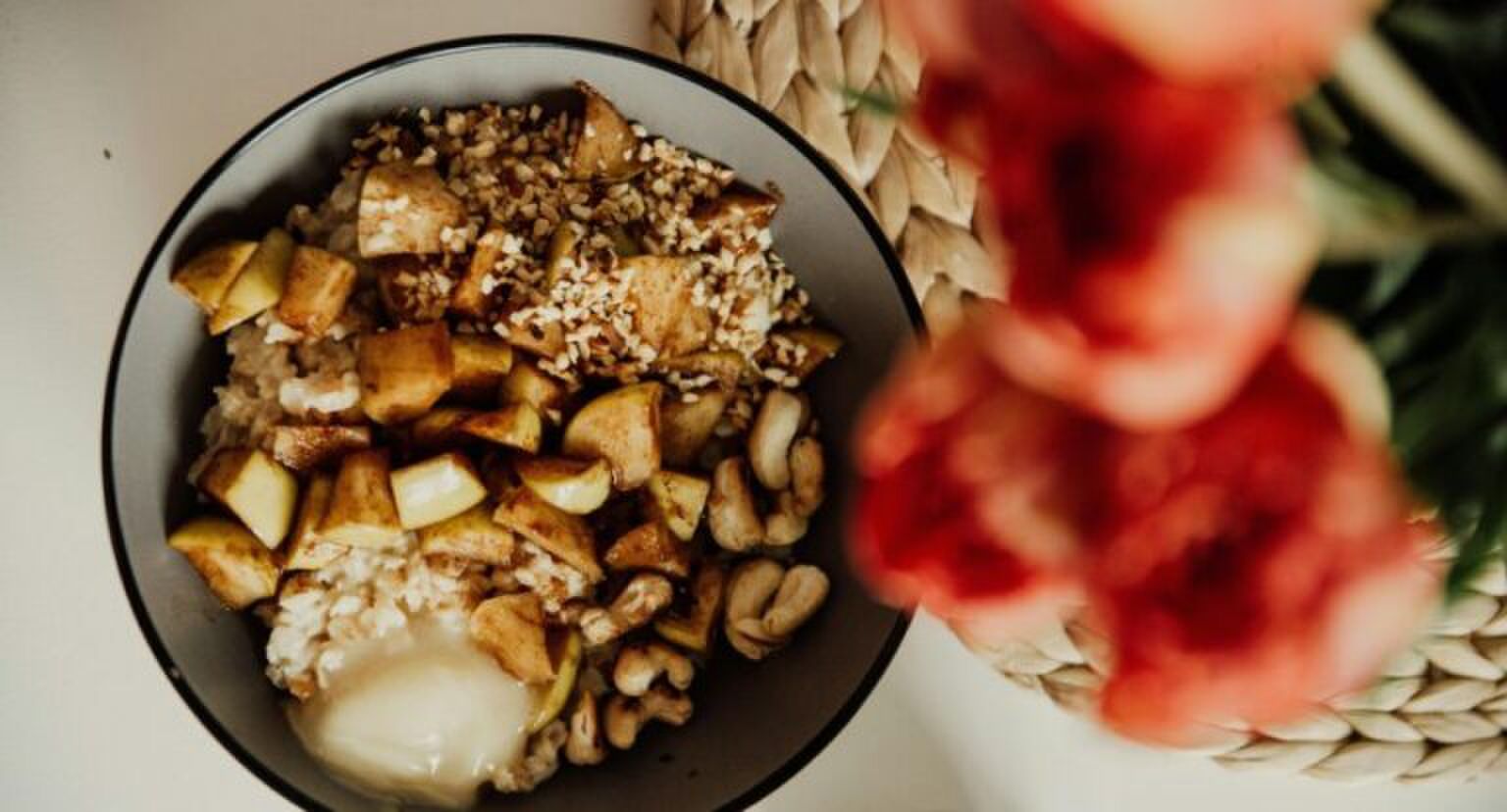 Ontbijtje met havermout en appel.