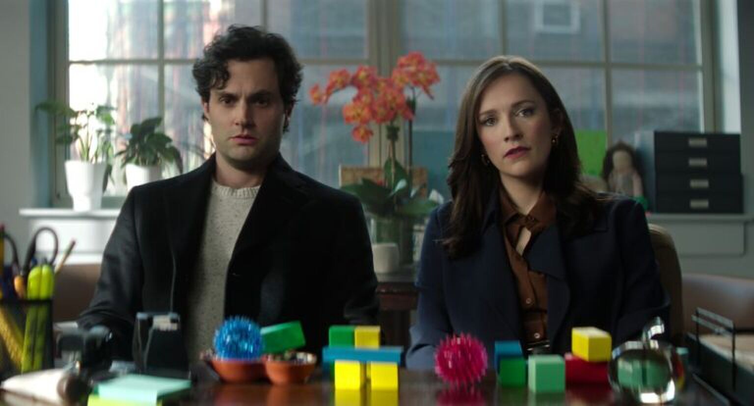 Joe zit samen met zijn nieuwe vrouw bij de psycholoog.