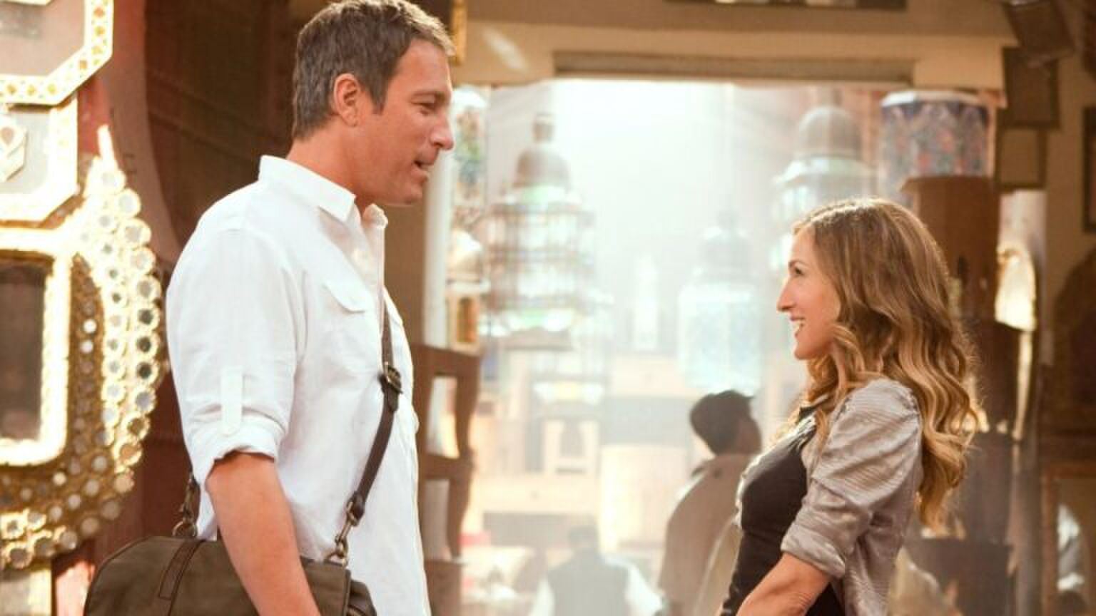 aidan en carrie tegenover elkaar uit SATC