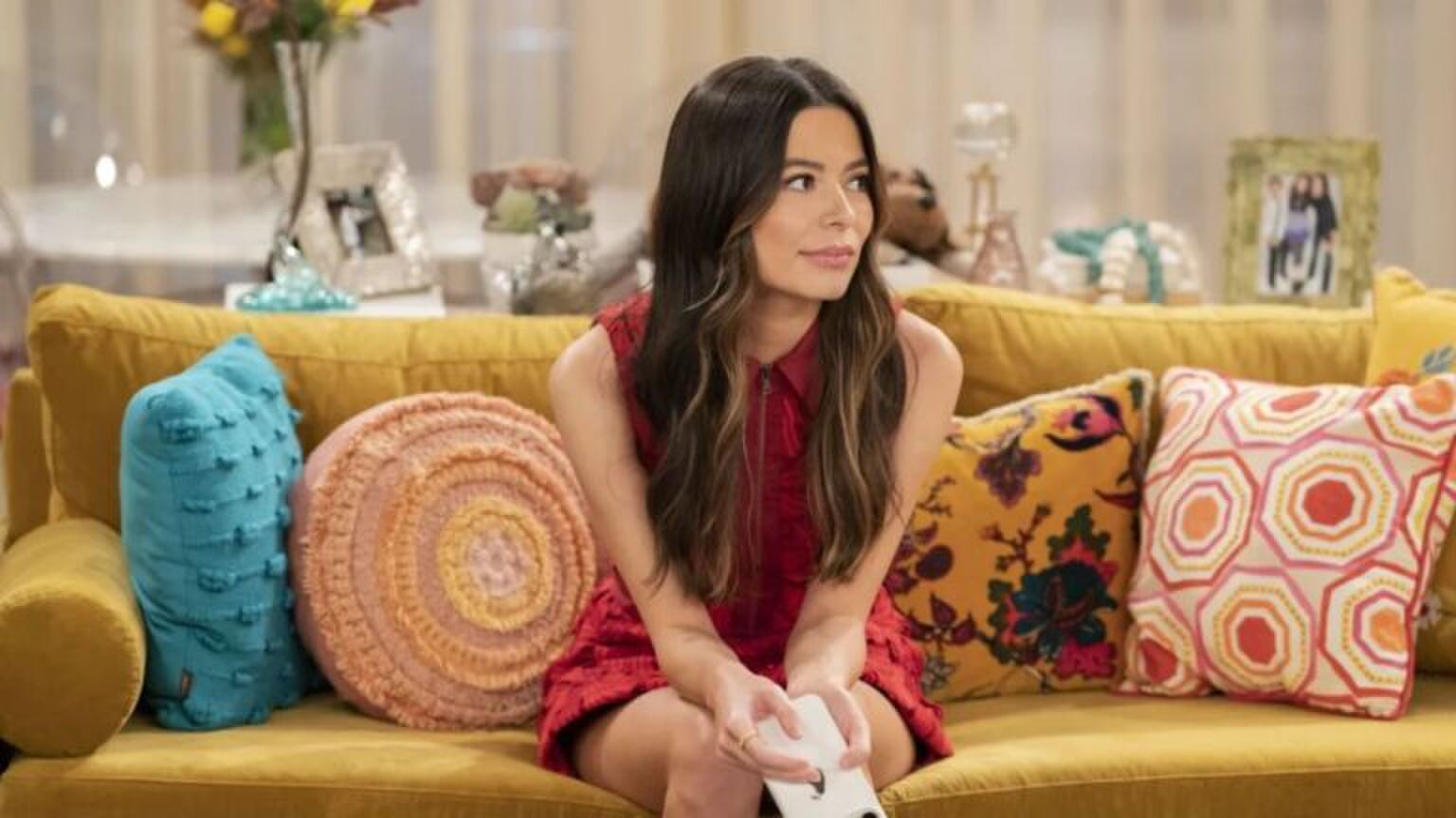 Carly in de reboot van iCarly.